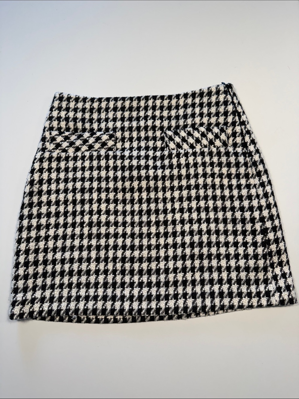 Dynamite Black & White Houndstooth Mini Skirt